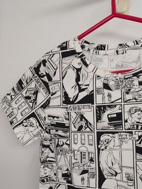 SIMONS BLACK AND WHITE COMIC BOOK T SHIRT SIZE SMALL